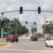 Colocan nuevos semáforos para mejorar la seguridad vial en la avenida 135 de Cancún