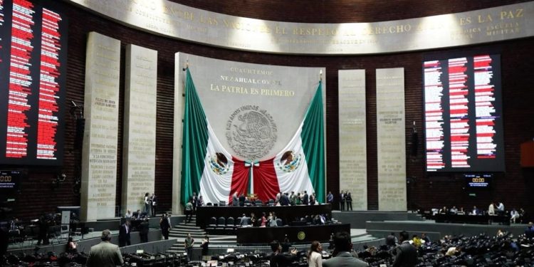Diputados avalan reformas a la Ley Aduanera; el proyecto pasa al Senado