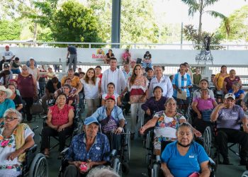 Más quintanarroenses recuperan su independencia gracias a sillas de ruedas y apoyos funcionales entregados en Bacalar