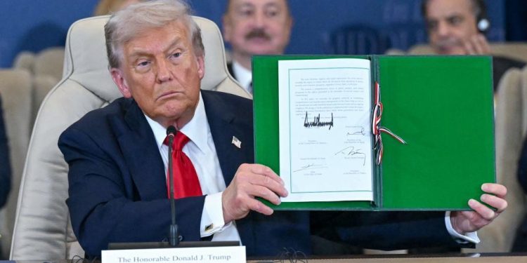 Trump y líderes de Egipto, Qatar y Turquía firman acuerdo para poner fin a la guerra en Gaza