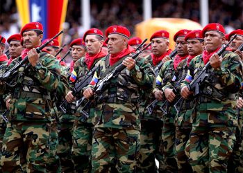 Medios reportan que EU se prepara para atacar instalaciones militares en Venezuela