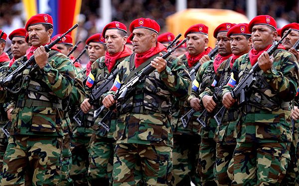 Medios reportan que EU se prepara para atacar instalaciones militares en Venezuela