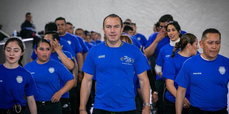 Impulsa Carlos Orvañanos programa de ejercicio y nutrición entre policías de Cuajimalpa