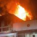 Arde vivienda abandonada en la colonia “La Petrolera” de Villahermosa