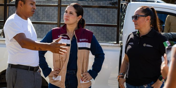 Estefanía Mercado encabeza jornada de descacharrización en Villas del Sol