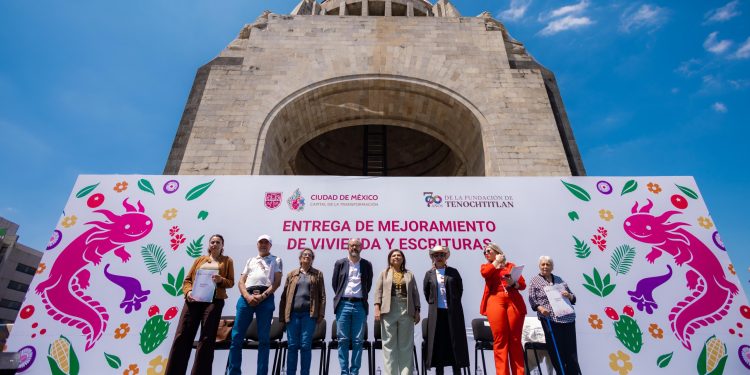 Entrega Clara Brugada más de 6 mil créditos de Mejoramiento de Vivienda y 400 escrituras, con inversión de mil 115 millones de pesos