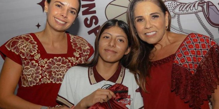 Ana Paty Peralta y Mara Lezama arrancan segunda edición de “pasos para la transformación”