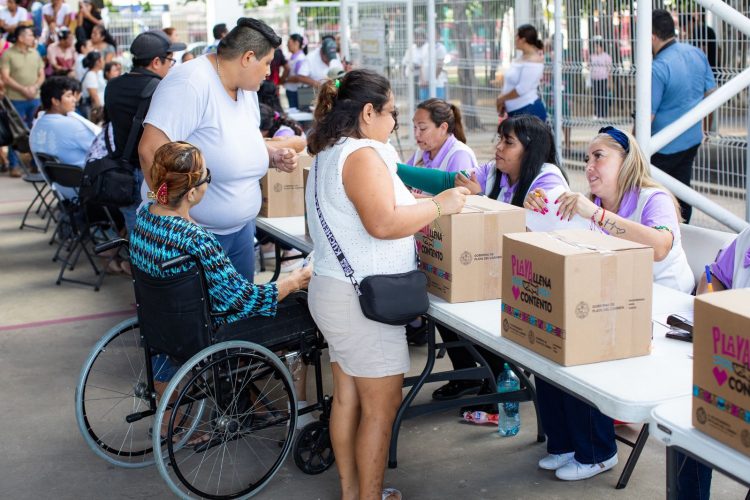 Estefanía Mercado lleva bienestar alimentario a 600 familias de Villas del Sol con el programa “Playa Llena, Corazón Contento”