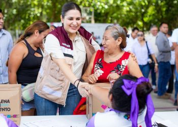 Estefanía Mercado lleva bienestar alimentario a 600 familias de Villas del Sol con el programa “Playa Llena, Corazón Contento”