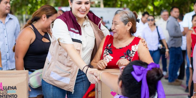 Estefanía Mercado lleva bienestar alimentario a 600 familias de Villas del Sol con el programa “Playa Llena, Corazón Contento”