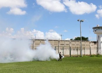 Realizan operativo de fumigación en el Cereso de Mérida