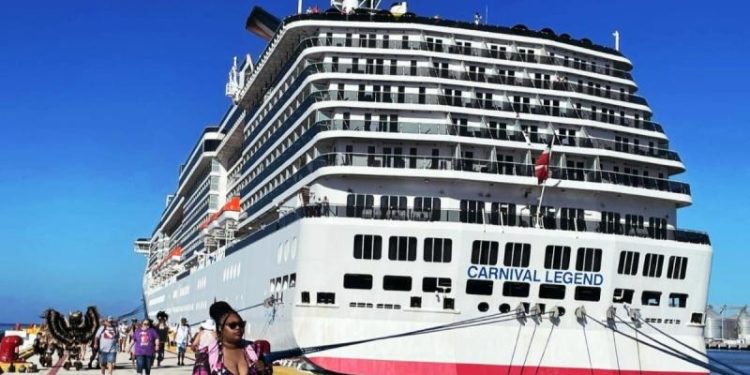 El Carnival Legend pone a Yucatán en la ruta internacional de los grandes cruceros