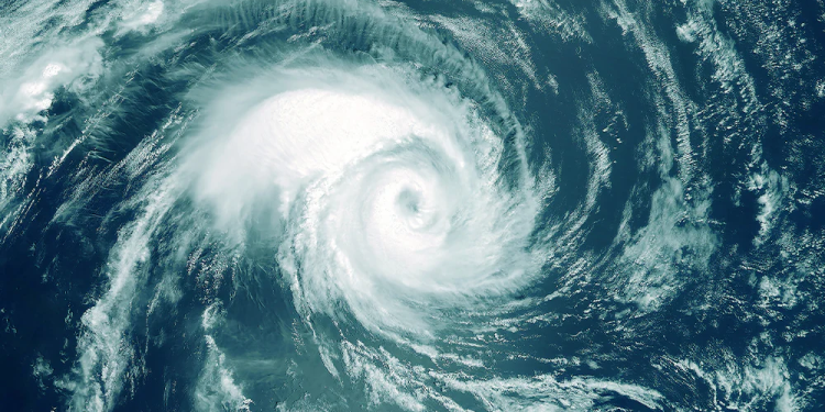 Tormenta tropical “Lorenzo” se mantiene activa en el Atlántico sin riesgo para zonas costeras