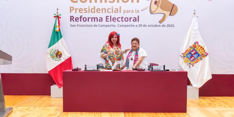 Layda Sansores, preside la Audiencia Pública Estatal de la Comisión Presidencial para la Reforma Electoral