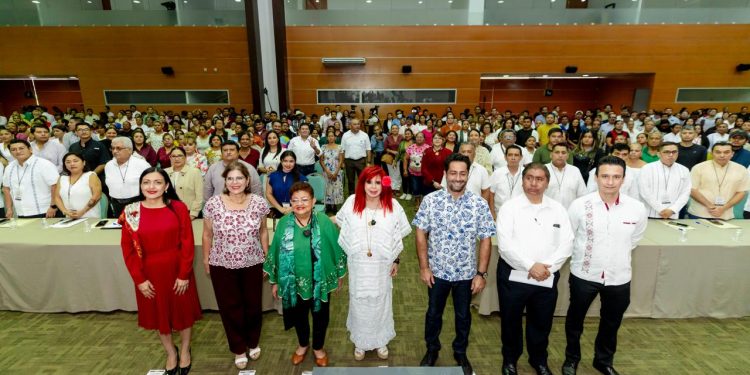 Layda Sansores, y Ernestina Godoy, encabezaron la Audiencia Pública de la Comisión Presidencial para la Reforma Electoral en Ciudad del Carmen