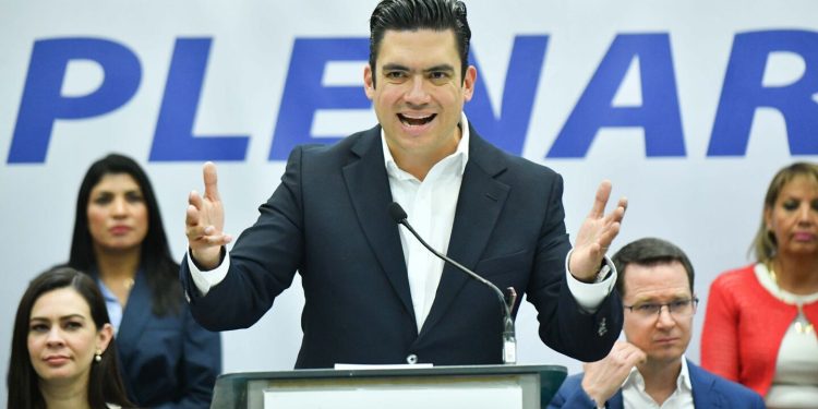 PAN se relanza y promete defender todos los modelos de familia, incluyendo los formados por parejas del mismo sexo