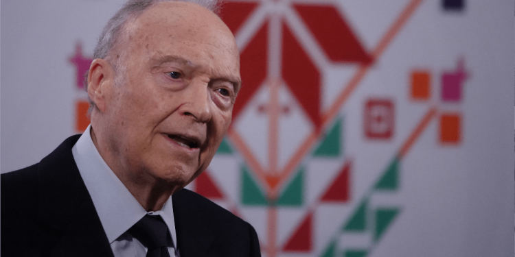 FGR considera sin efecto el amparo promovido por Bermúdez Requena: Gertz Manero