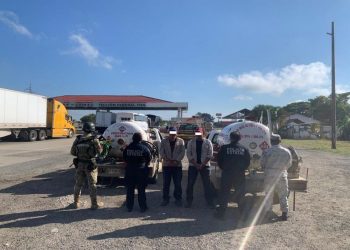 Aseguran dos pipas con gas LP robado en Huimanguillo