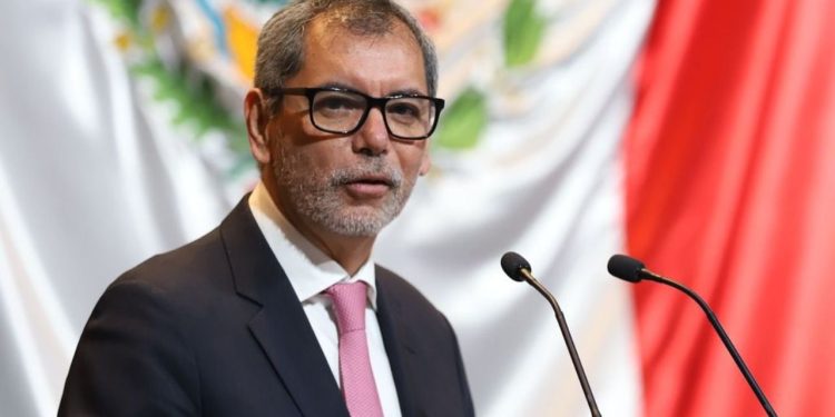 Hacienda presume disciplina financiera y combate a la corrupción en comparecencia