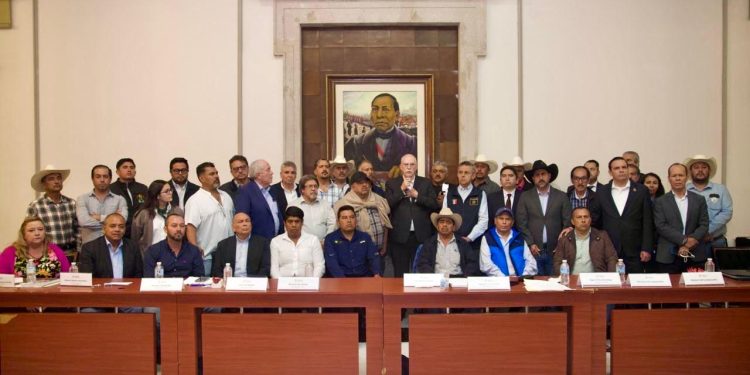 Instalan mesa permanente de diálogo entre el Gobierno Federal y productores de maíz del Bajío