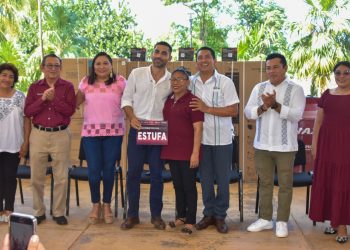Entregan apoyos del programa “Hogares en bienestar” en Calkiní, Dzitbalché y Hecelchakán