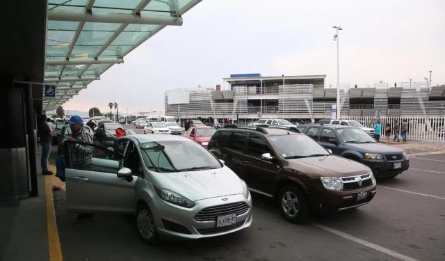 SICT aclara que Uber no tiene permiso para operar en aeropuertos del país