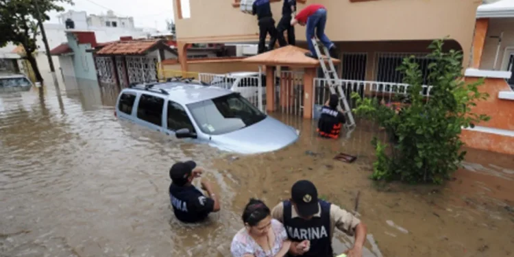 Veracruz Bajo el Agua: Más de 150 Evacuados y 20 Rescatados