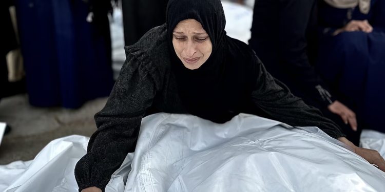 Israel entrega 45 cuerpos de palestinos como parte del acuerdo de alto el fuego con Hamás