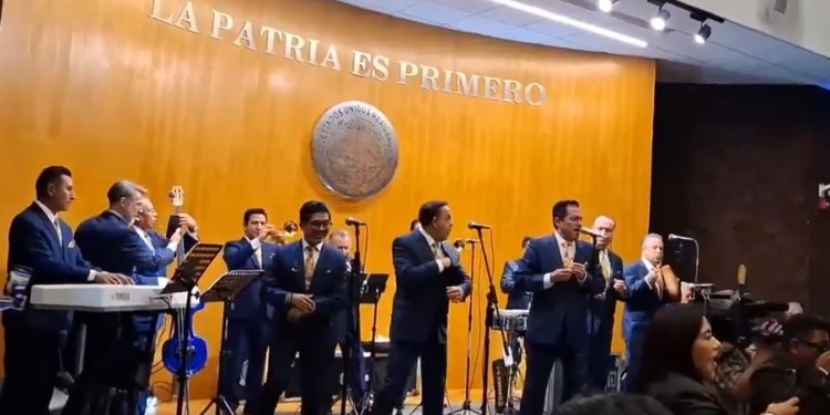 Diputados revisarán agenda tras homenaje a la Sonora Santanera: Monreal