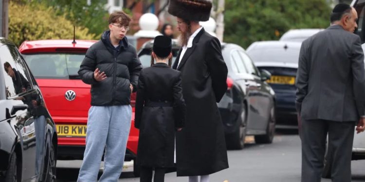 Tres muertos tras ataque a una sinagoga en Manchester