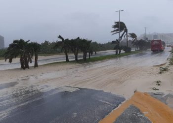 Exhortan a no difundir rumores sobre huracanes en Quintana Roo