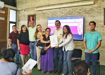 Entregan 42 escrituras y títulos de propiedad en Escárcega a través del programa de certeza jurídica