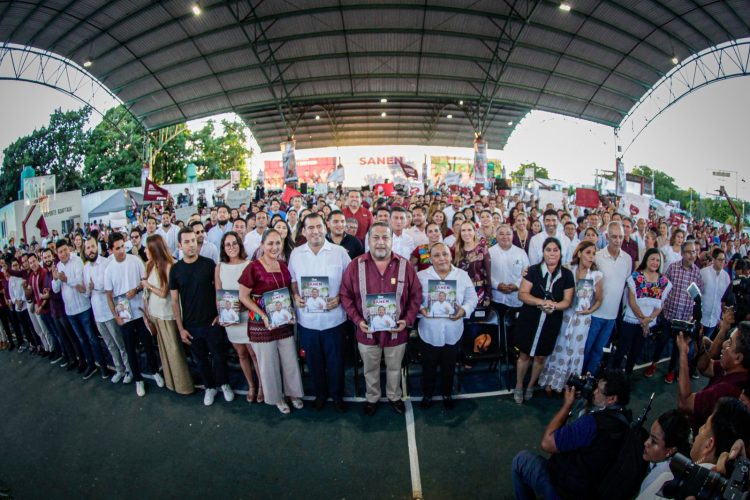 Cancunenses respaldan la Justicia Social en el 1er Informe de Jorge Sanén