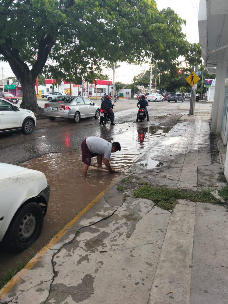 Saqueo e incapacidad de Francisco Torres Rivas al frente de JAPAY, deja a ciudadanos en problemas