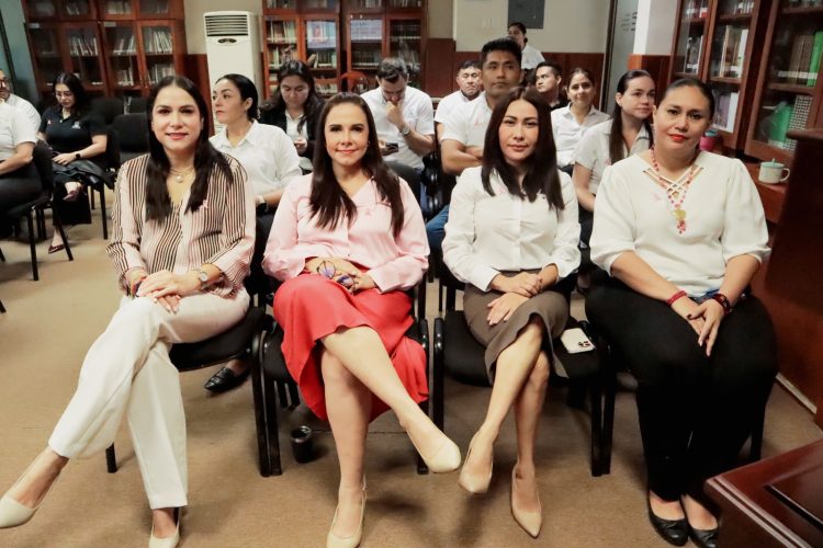 El TEQROO realiza plática de sensibilización y prevención del cáncer de mama