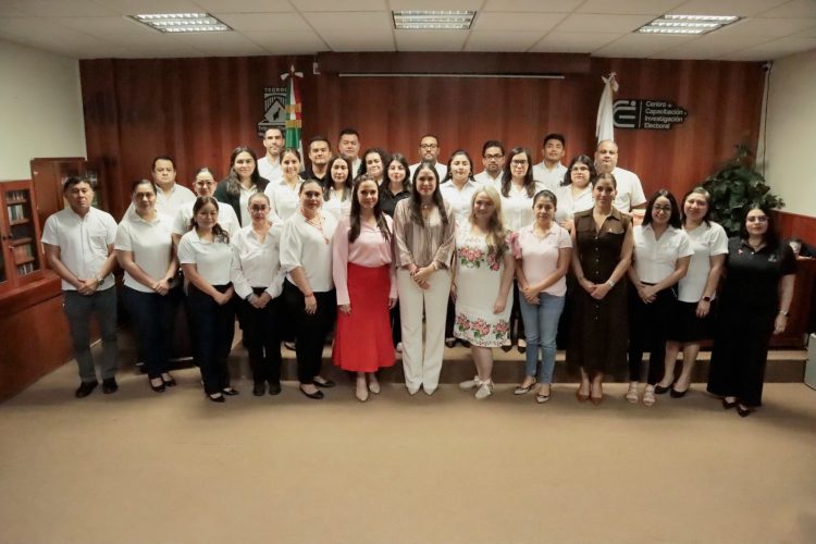 El TEQROO realiza plática de sensibilización y prevención del cáncer de mama