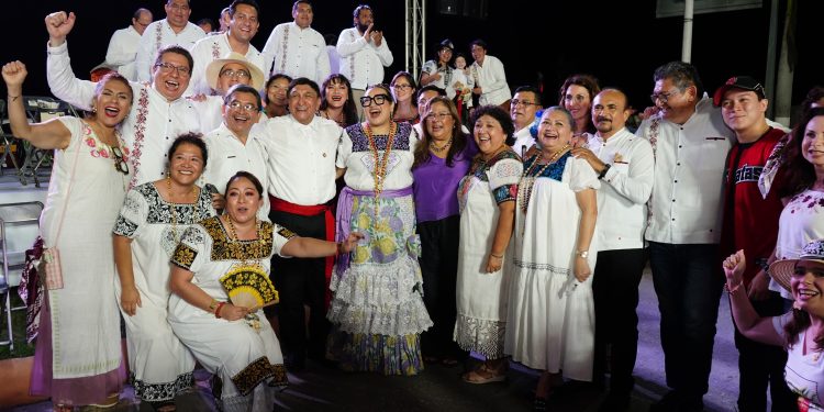 Más de cuatro mil personas desfilan con orgullo para celebrar a Campeche