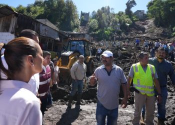 Sheinbaum recorre zonas afectadas por lluvias en cinco estados del país