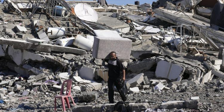 Israel mantiene ataques en Gaza en medio de la tregua internacional