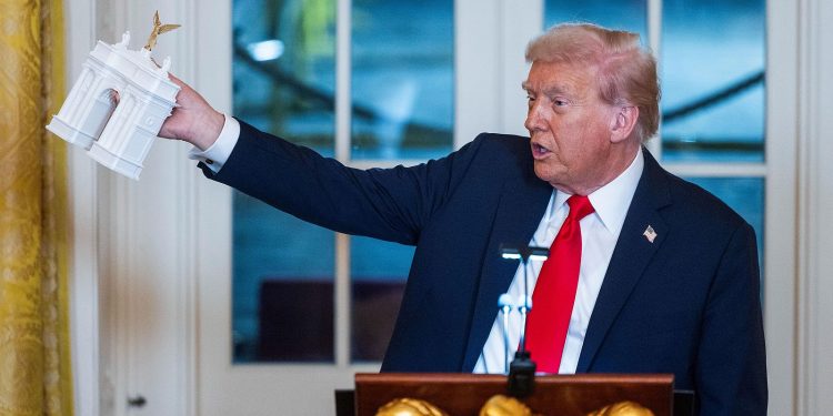 Trump planea construir un Arco del Triunfo en Washington para conmemorar los 250 años de independencia de EE. UU.
