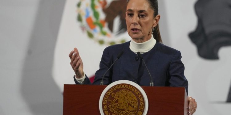 México busca acuerdo con Estados Unidos por disputa aérea: Sheinbaum descarta revertir decreto del AIFA