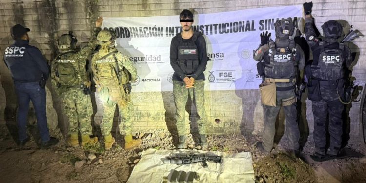 Detienen a presunto integrante de célula ligada a “Los Chapitos” en Sinaloa