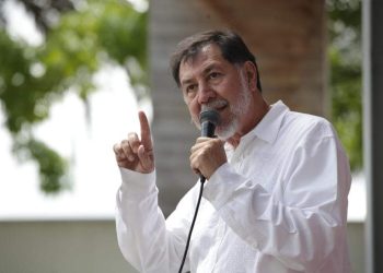 Polémica en torno a Fernández Noroña por presunto uso de avión privado en gira por Coahuila