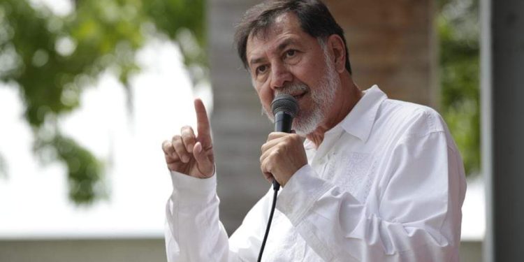 Polémica en torno a Fernández Noroña por presunto uso de avión privado en gira por Coahuila