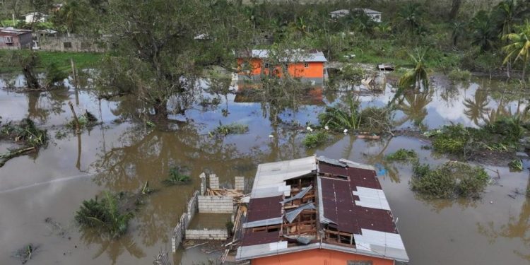 El huracán “Melissa” deja al menos 20 muertos en Haití y severos daños en el Caribe