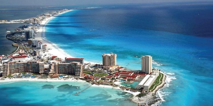 Hotelera advierte riesgo de perder casi la mitad de las playas del Caribe Mexicano para 2050