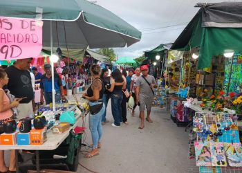 Refuerzan vigilancia en tianguis de Cancún ante temporada decembrina