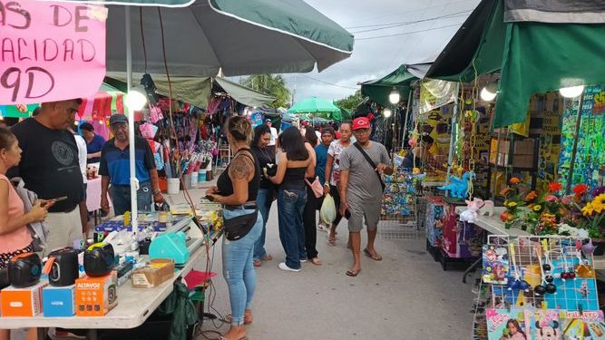 Refuerzan vigilancia en tianguis de Cancún ante temporada decembrina