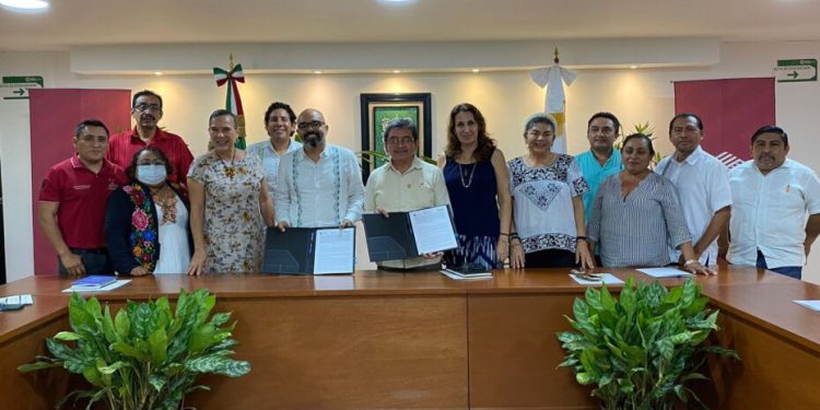 SEDUC y Vía Educación firman convenio para fortalecer el desarrollo académico en Campeche