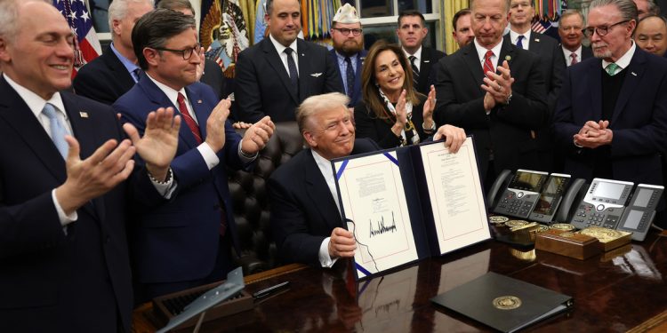 Trump pone fin al cierre de Gobierno más largo en la historia reciente de Estados Unidos